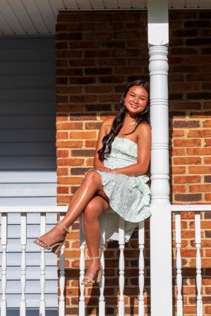 Tara Ludwig Spring Photos